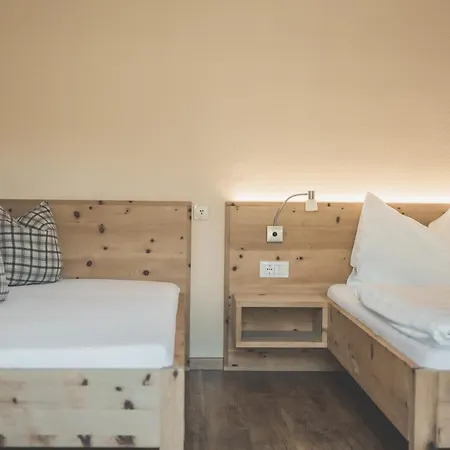 Aparthotel Schnatzhof Silandro