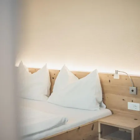 Schnatzhof Aparthotel 3*